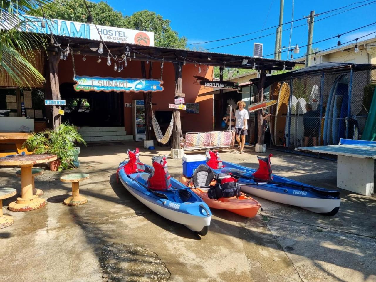 Tsunami Hostel Tamarindo Eksteriør billede