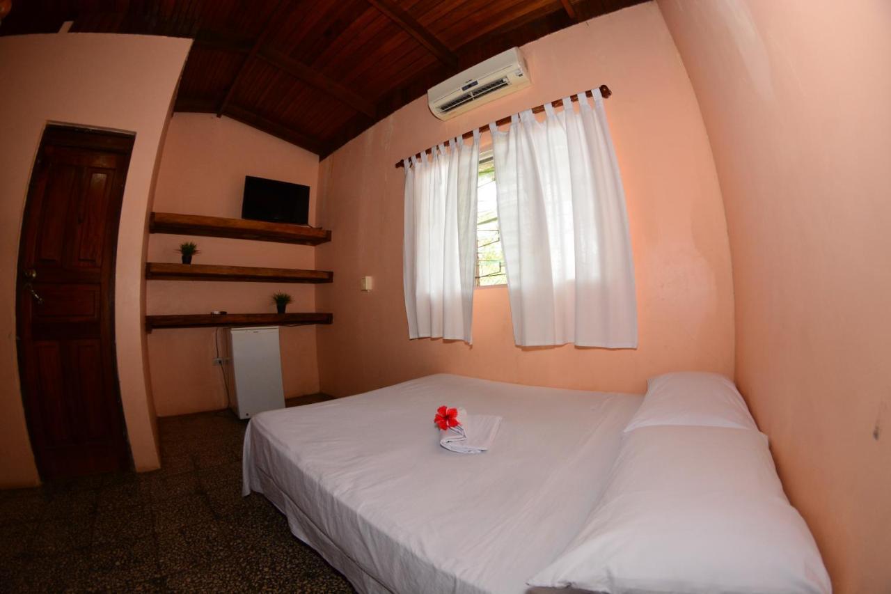 Tsunami Hostel Tamarindo Eksteriør billede
