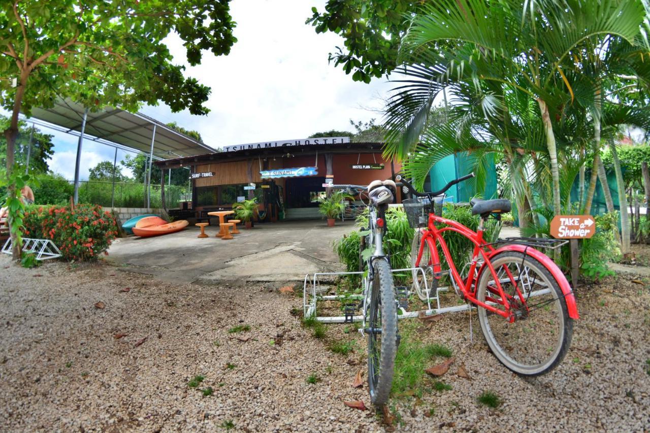 Tsunami Hostel Tamarindo Eksteriør billede