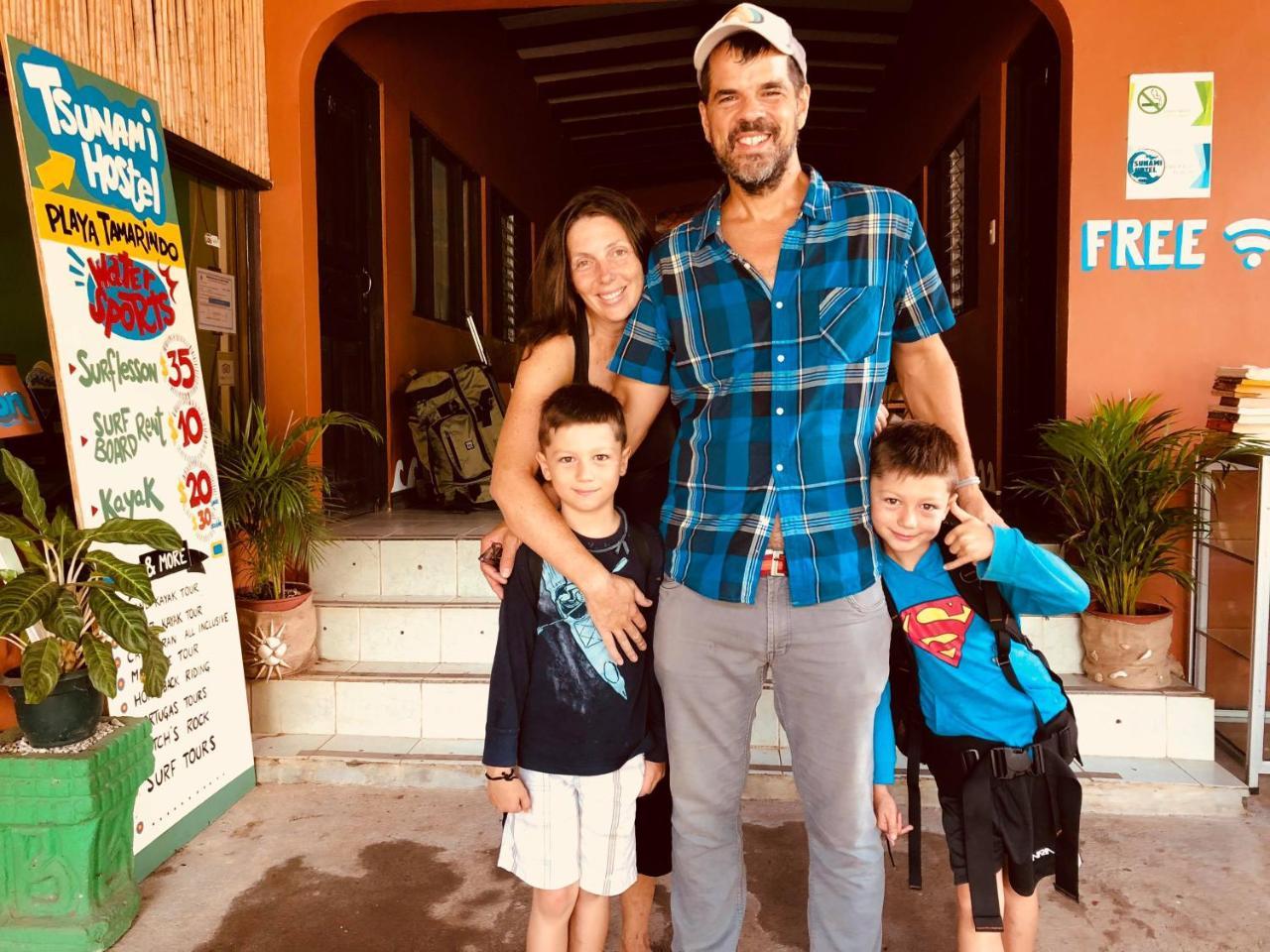 Tsunami Hostel Tamarindo Eksteriør billede