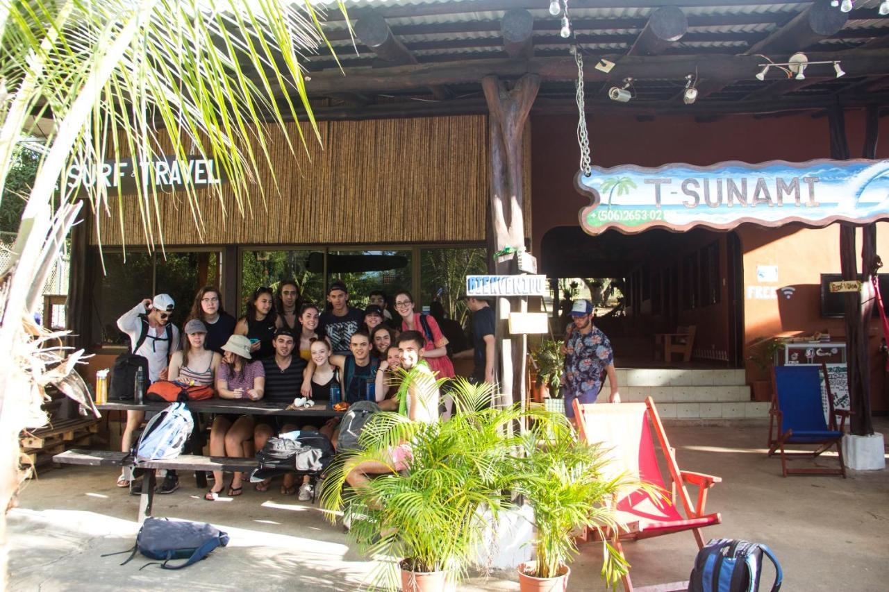Tsunami Hostel Tamarindo Eksteriør billede