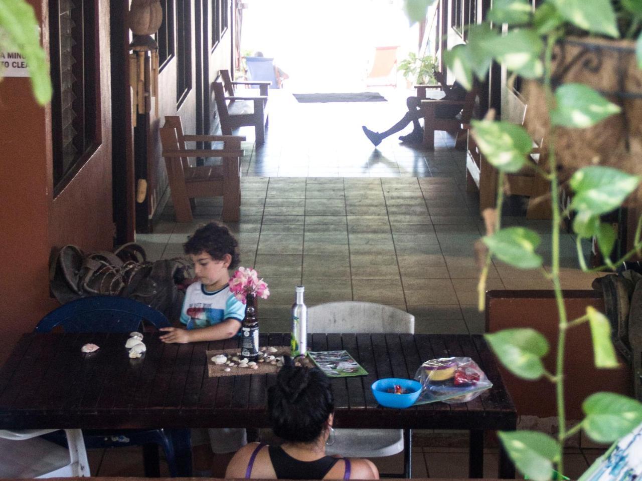 Tsunami Hostel Tamarindo Eksteriør billede
