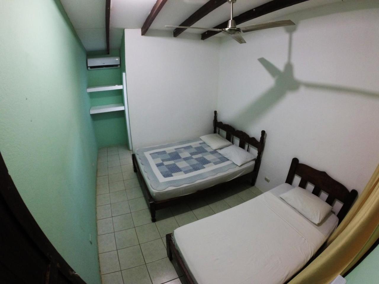 Tsunami Hostel Tamarindo Eksteriør billede