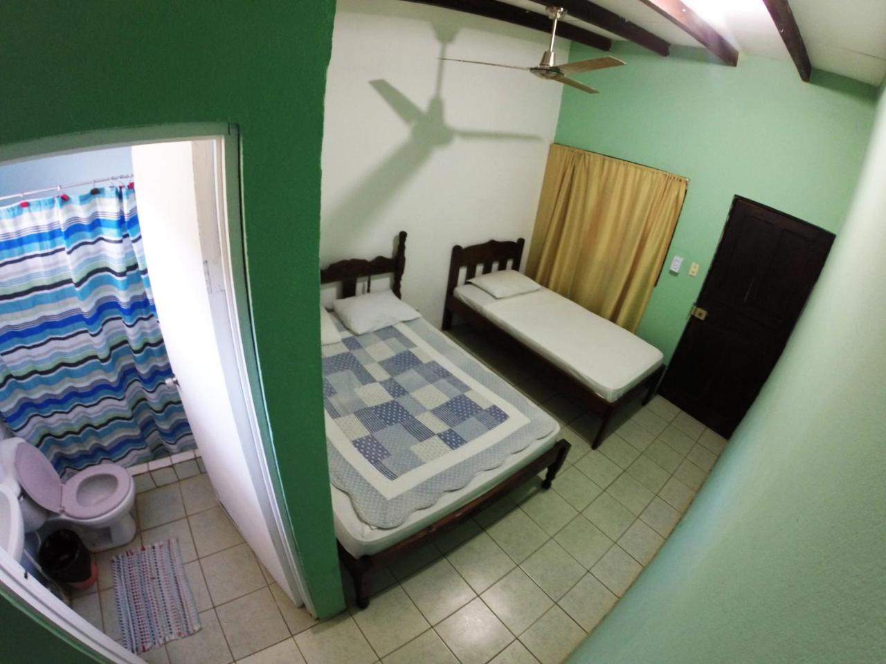 Tsunami Hostel Tamarindo Eksteriør billede