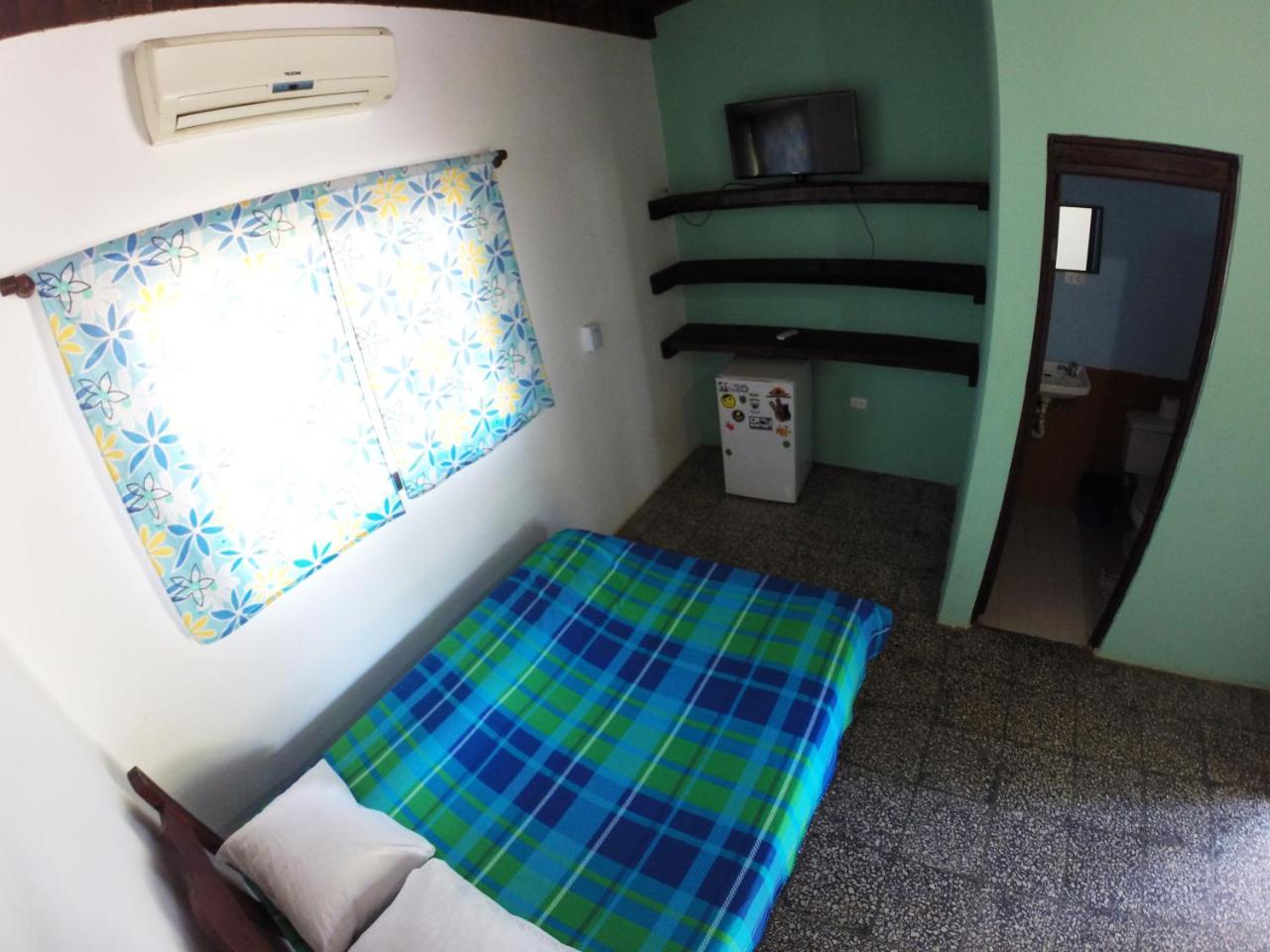 Tsunami Hostel Tamarindo Eksteriør billede