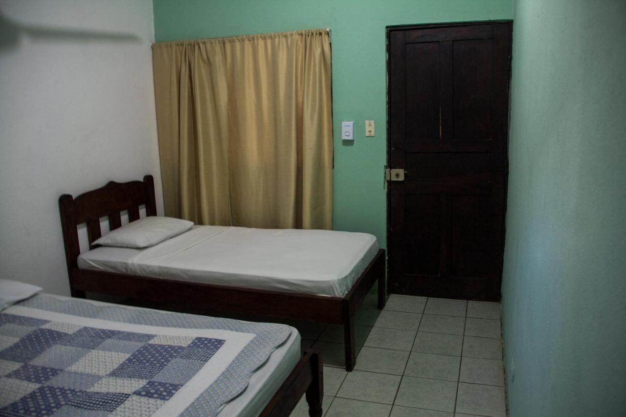 Tsunami Hostel Tamarindo Eksteriør billede
