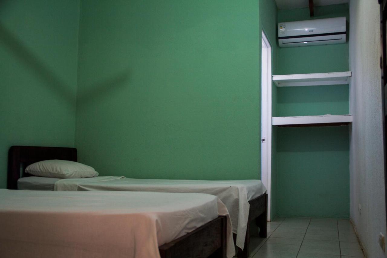 Tsunami Hostel Tamarindo Eksteriør billede